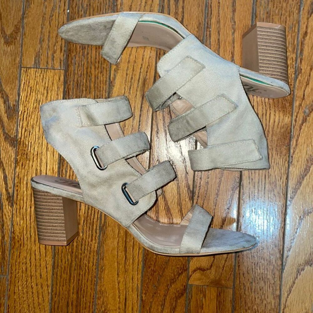 Vegan Faux suede Cream/tan gladiator strappy block heels sandal heels size 11